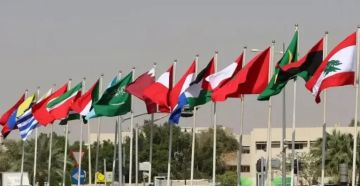 الحوثيون يجبرون محلات الخياطة في صنعاء على تصنيع أعلام هذه الدولة