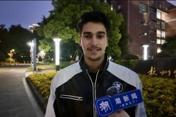 (أنقذها ثم غادر بصمت).. كيف تحول المغربي أيوب فاضل إلى أيقونة بالصين؟ (أنقذها ثم غادر بصمت).. كيف تحول المغربي أيوب فاضل إلى أيقونة بالصين؟