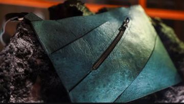 لأول مرة.. ابتكار حقيبة يد من كولاجين الديناصورات لأول مرة.. ابتكار حقيبة يد من كولاجين الديناصورات