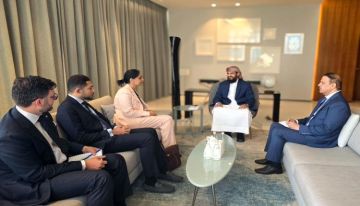 عضو مجلس القيادة المحرمي يجري مباحثات مع السفيرة البريطانية