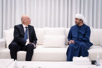 عبدالله بن زايد يستقبل وزير الدفاع اليوناني عبدالله بن زايد يستقبل وزير الدفاع اليوناني