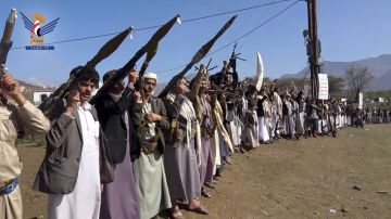 وقفتان مسلحتان في مران بصعدة تأييدا لعمليات القوات المسلحة