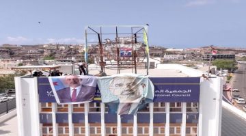 جماهير شعب الجنوب تعيد فتح مقرات المجلس الانتقالي بالعاصمة عدن