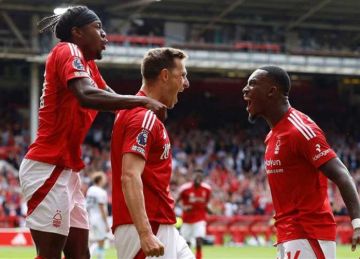 فورست يبتعد عن منطقة الهبوط بفضل ثلاثية جيبس-وايت في مرمى بيرنلي