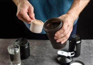 علماء يبتكرون طريقة لجعل مشروبات البروتين ألذ من أي وقت مضى!