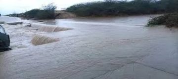 سيول قصيعر تعصف بالمنطقة.. انهيار مفاجئ لجسر بشار وتحذير هام!