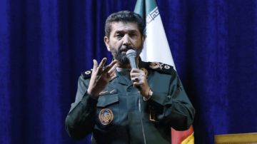 قائد في الحرس الثوري الإيراني: أدرك العدو متأخرا أن عناصر قوة الشعب الإيراني وجبهة المقاومة متعددة
