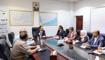 الكهرباء تبحث مع الفريق الاقتصادي خطة تعافي وتعزيز قدرات قطاع الطاقة