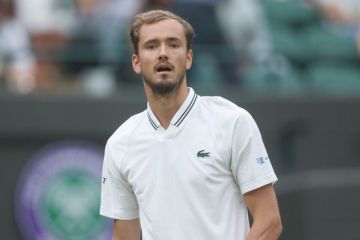 فيديو.. دانييل ميدفيدف يحطم مضربه غاضبًا في بطولة مونتي كارلو