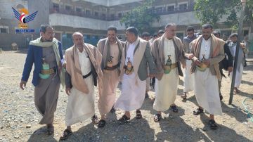 محافظ حجة ونائب وزير الشباب يطلعان على أنشطة الدورات الصيفية في مركز المحافظة