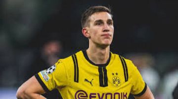 دورتموند يمدد عقد شلوتيربيك حتى 2031 ويؤمن خط دفاعه