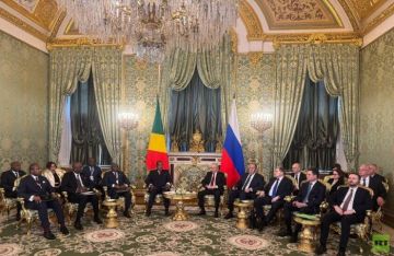 الرئيس الروسي يستقبل نظيره الكونغولي في الكرملين الرئيس الروسي يستقبل نظيره الكونغولي في الكرملين