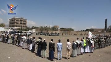 وقفة ومسير عسكري وشعبي في مديرية الوحدة لمباركة الانتصار التاريخي لإيران ومحور المقاومة