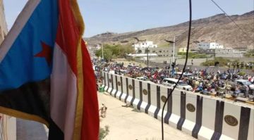 بن بريك يوجه نصيحة للسعودية بعد فتح مقرات الانتقالي في عدن