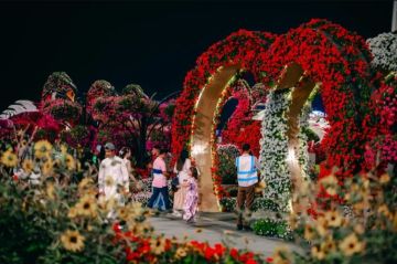 (بوليفارد فلاورز) تستقبل الزوار بأكبر حديقة للزهور الطبيعية على مستوى العالم