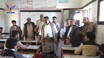 محافظ البيضاء يتفقد اختبارات الثانوية والدورات الصيفية بمديريتي رداع والعرش محافظ البيضاء يتفقد اختبارات الثانوية والدورات الصيفية بمديريتي رداع والعرش