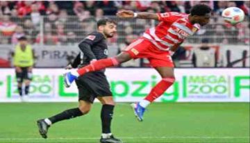 ليون يواصل نزيف النقاط في الدوري الفرنسي بالتعادل أمام انجيه