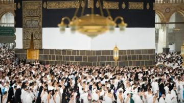 تصل إلى 100 ألف ريال.. السعودية تعلن عن غرامة مشددة لمن يستخرج تأشيرة زيارة لغرض الحج دون تصريح