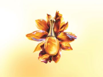 J ADORE INTENSE أنوثة تتكثف في عطر