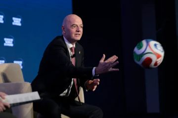 "الفيفا" يرفع مكافآت كأس العالم إلى قرابة 900 مليون دولار