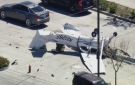السلطات الأمريكية: تحطم طائرة في موقف سيارات جنوبي كاليفورنيا