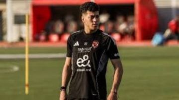 إمام عاشور يعود لتدريبات الأهلي قبل مواجهة المصري في الدوري الممتاز إمام عاشور يعود لتدريبات الأهلي قبل مواجهة المصري في الدوري الممتاز