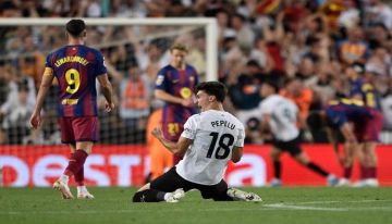 حامل اللقب برشلونة ينهي الموسم بالخسارة أمام فالنسيا حامل اللقب برشلونة ينهي الموسم بالخسارة أمام فالنسيا