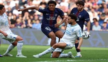 حسم لقب الدوري الفرنسي يتأجل.. باريس سان جيرمان يسقط في فخ التعادل أمام لوريان