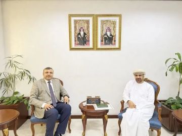 مباحثات يمنية عمانية لتعزيز التعاون ودعم جهود السلام