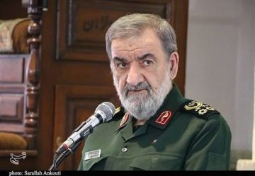 رضائي: الرئيس الأمريكي يخون الدبلوماسية للمرة الثالثة رضائي: الرئيس الأمريكي يخون الدبلوماسية للمرة الثالثة