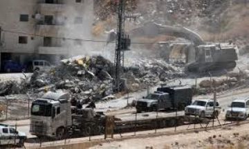 قوات الاحتلال تبدأ هدم عشرات المنشآت شرقي القدس قوات الاحتلال تبدأ هدم عشرات المنشآت شرقي القدس