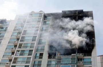 مقتل 5 أشخاص وإصابة اثنين آخرين في حريق اندلع بمبنى سكني في مقاطعة هونان بوسط الصين مقتل 5 أشخاص وإصابة اثنين آخرين في حريق اندلع بمبنى سكني في مقاطعة هونان بوسط الصين