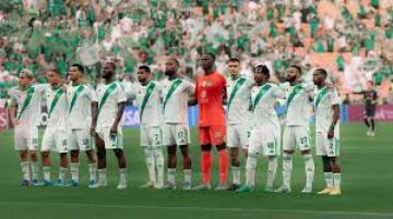 توني يقود الأهلي للفوز 3-1 على الفتح ويبقي على آماله في اللقب