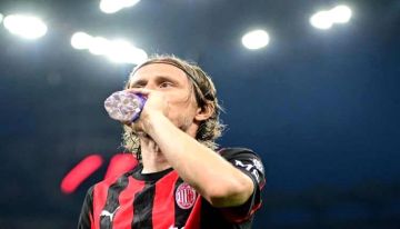 مودريتش يعتزم تمديد عقده مع ميلان