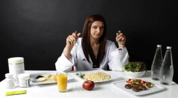 أخطاء غذائية تدمر صفاء ذهنك: خبراء يكشفون ما يجب تجنبه أخطاء غذائية تدمر صفاء ذهنك: خبراء يكشفون ما يجب تجنبه