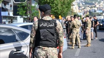 الجيش اللبناني ينفي اعتماد (توزيع طائفي) لوفده المفاوض مع إسرائيل الجيش اللبناني ينفي اعتماد (توزيع طائفي) لوفده المفاوض مع إسرائيل