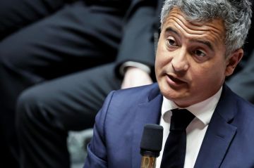 وزير العدل الفرنسي جيرالد دارمانان يزور الجزائر الاثنين وزير العدل الفرنسي جيرالد دارمانان يزور الجزائر الاثنين