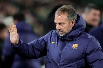 المدرب فليك سيمدد عقده مع برشلونة حتى 2028