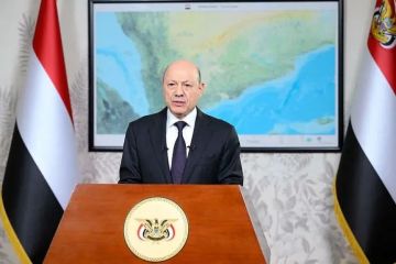 عبدالرقيب سيف فتح: خطاب العليمي يحمل سرا خطيرا عن مستقبل اليمن.. وهذا ما طالب به الحكومة فورا عبدالرقيب سيف فتح: خطاب العليمي يحمل سرا خطيرا عن مستقبل اليمن.. وهذا ما طالب به الحكومة فورا