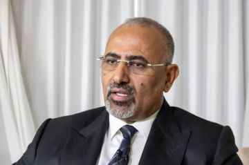 كاتب صحفي يهاجم مشروع عيدروس الزبيدي: انكشفت الجرائم وسقطت شعارات الكراهية كاتب صحفي يهاجم مشروع عيدروس الزبيدي: انكشفت الجرائم وسقطت شعارات الكراهية