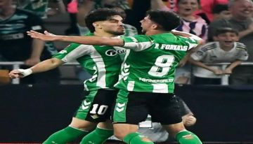 نجم المغرب يتوج بجائزة مميزة في إسبانيا