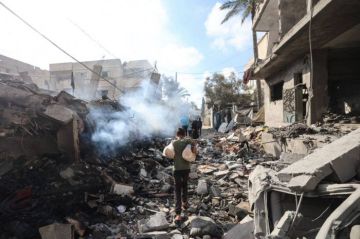 مسعفون: مقتل رضيع وأبويه بنيران إسرائيلية في غزة مسعفون: مقتل رضيع وأبويه بنيران إسرائيلية في غزة