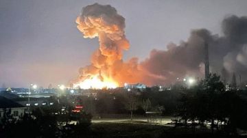 انفجارات قوية تهز بندر عباس جنوبي إيران انفجارات قوية تهز بندر عباس جنوبي إيران