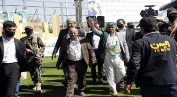 الحوثيون يحذرون إسرائيل: تطبيع أرض الصومال العلاقة مع تل أبيب خطيئة خطيرة الحوثيون يحذرون إسرائيل: تطبيع أرض الصومال العلاقة مع تل أبيب خطيئة خطيرة