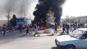 العدو الإسرائيلي يطلق قنابل الغاز والصوت تجاه جبل الطويل في البيرة ويقتحم بيت فوريك شرق نابلس العدو الإسرائيلي يطلق قنابل الغاز والصوت تجاه جبل الطويل في البيرة ويقتحم بيت فوريك شرق نابلس