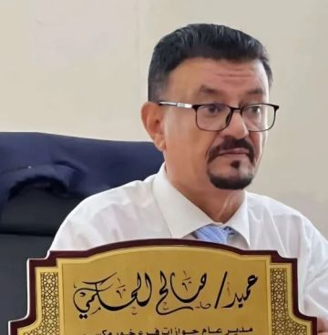  إنجاز معاملة ابنته في 15 دقيقة .. صحفي يفجر مفاجأة عن معجزة حدثت في جوازات خور مكسر