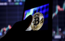 بتكوين تستقر قرب 81 ألف دولار مع تغير استراتيجية مايكرو ستراتيجي