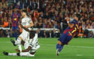 برشلونة يتوج بالليجا بالفوز في الكلاسيكو