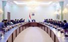 مجلس الوزراء في عدن يتخذ قرارات لمراقبة الأسعار ويقر اتفاقيات دولية مع الأردن وسلطنة عمان