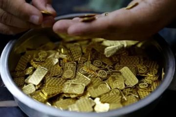 أسعار الذهب تتراجع عالميا مع تجدد القتال في الشرق الأوسط أسعار الذهب تتراجع عالميا مع تجدد القتال في الشرق الأوسط